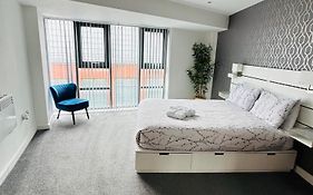 The Works-Fresh 2Bed In Centre, Opposite Arndale.